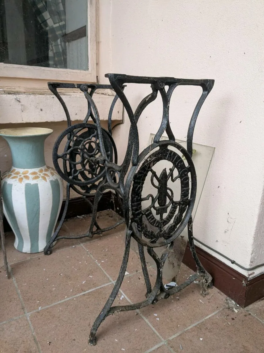 Singer sewing machine frame - Image 4