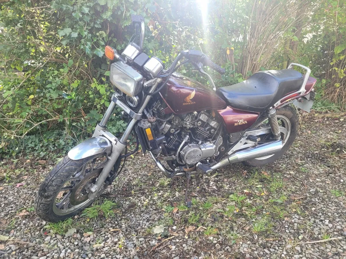 HONDA MAGNA V30 500. PROJECT BIKE - Image 3