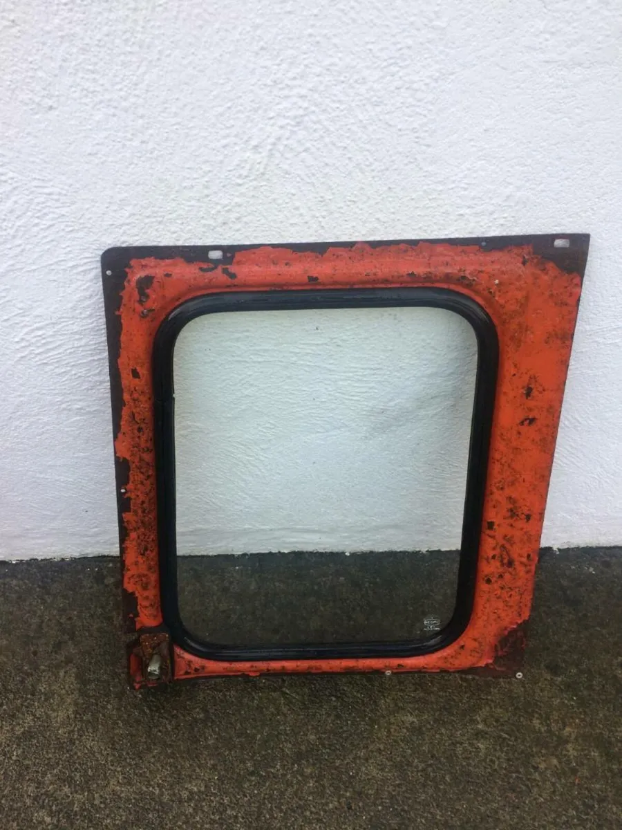 Sekura Tractor Cab window