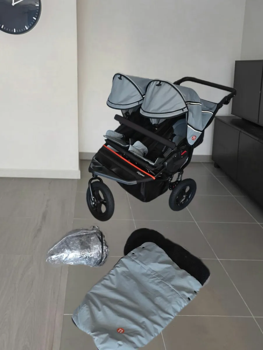 Almost New Out N About V5 double buggy - Image 1