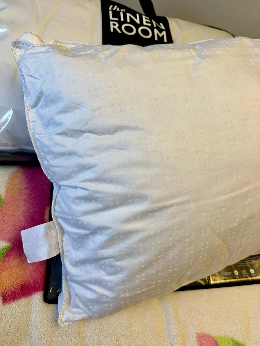 NEW 2 Walled Luxury Pillows - Image 2