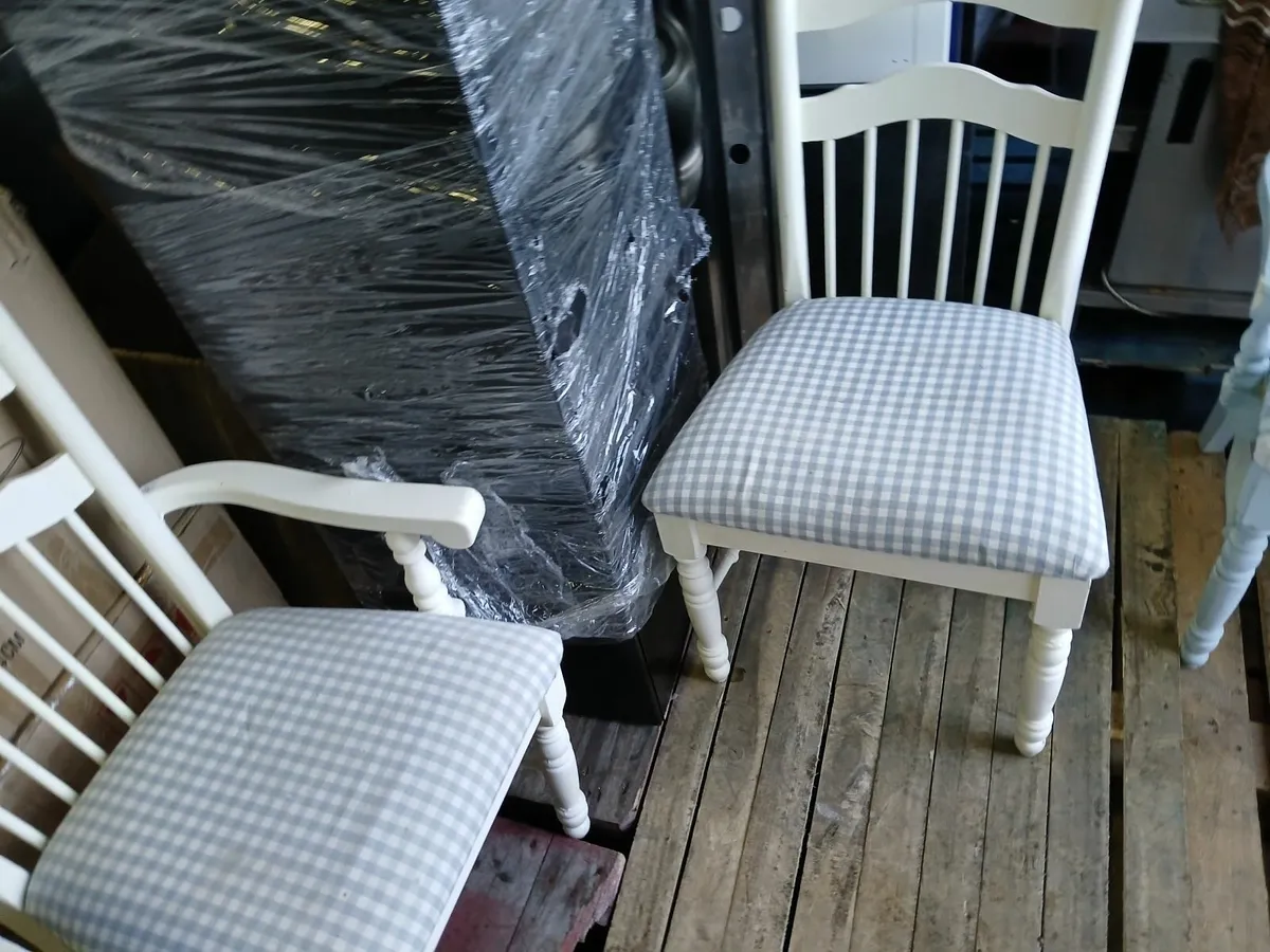 Chairs lot of (4)...vintage ....delivered - Image 3