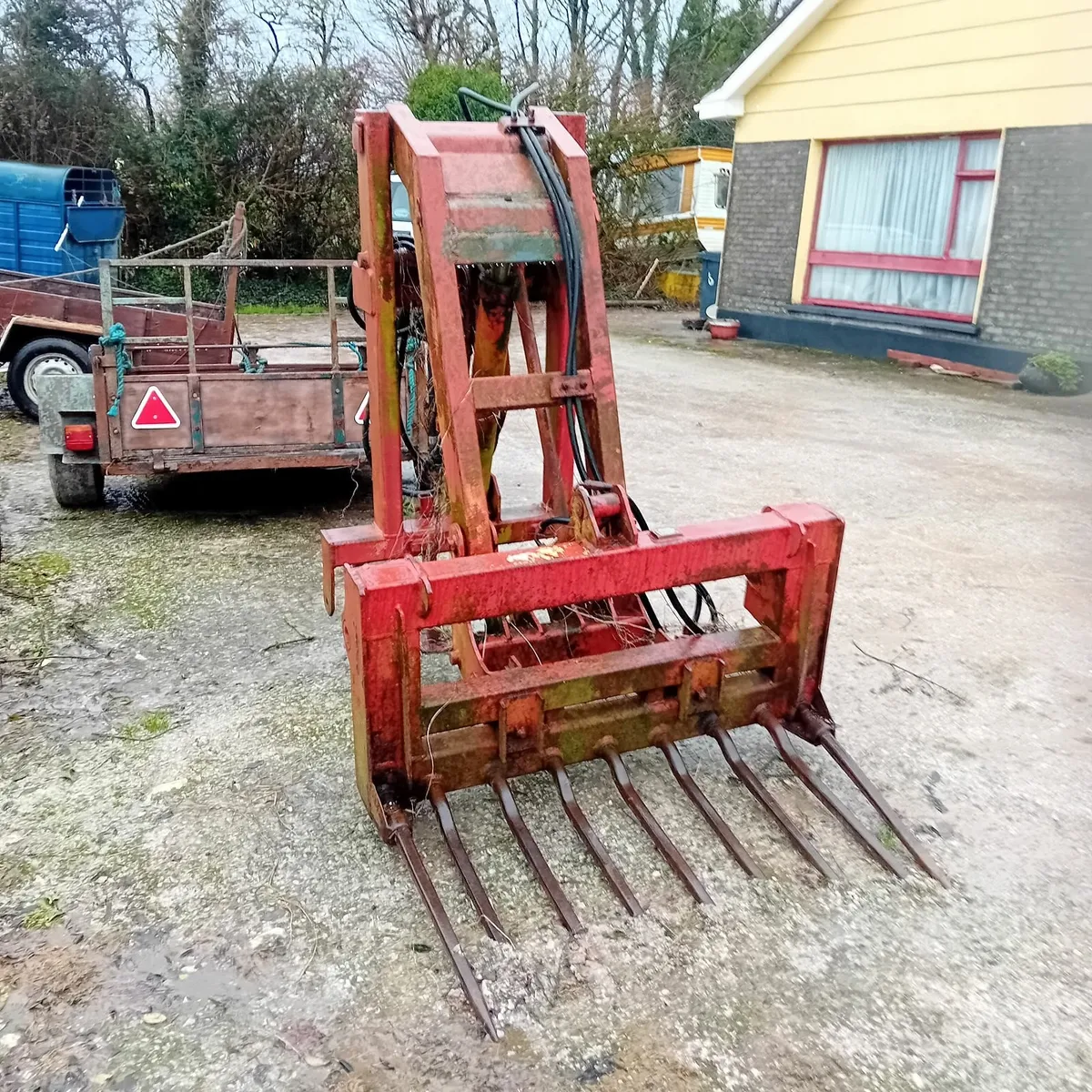Tractor Loader Rear Mounted - Image 3