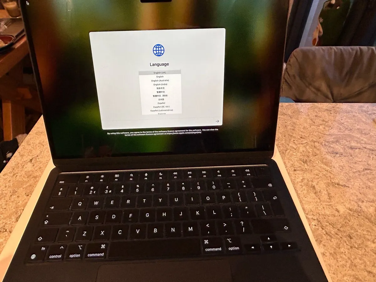 MacBook Air M2 13.6 inch 16GB 256SSD like new - Image 4