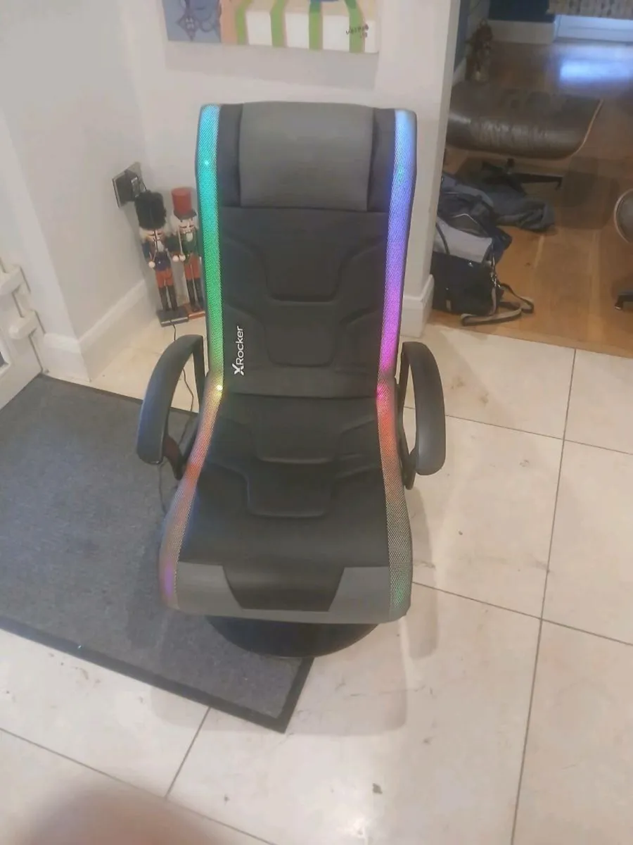 Gaming chair - Image 1