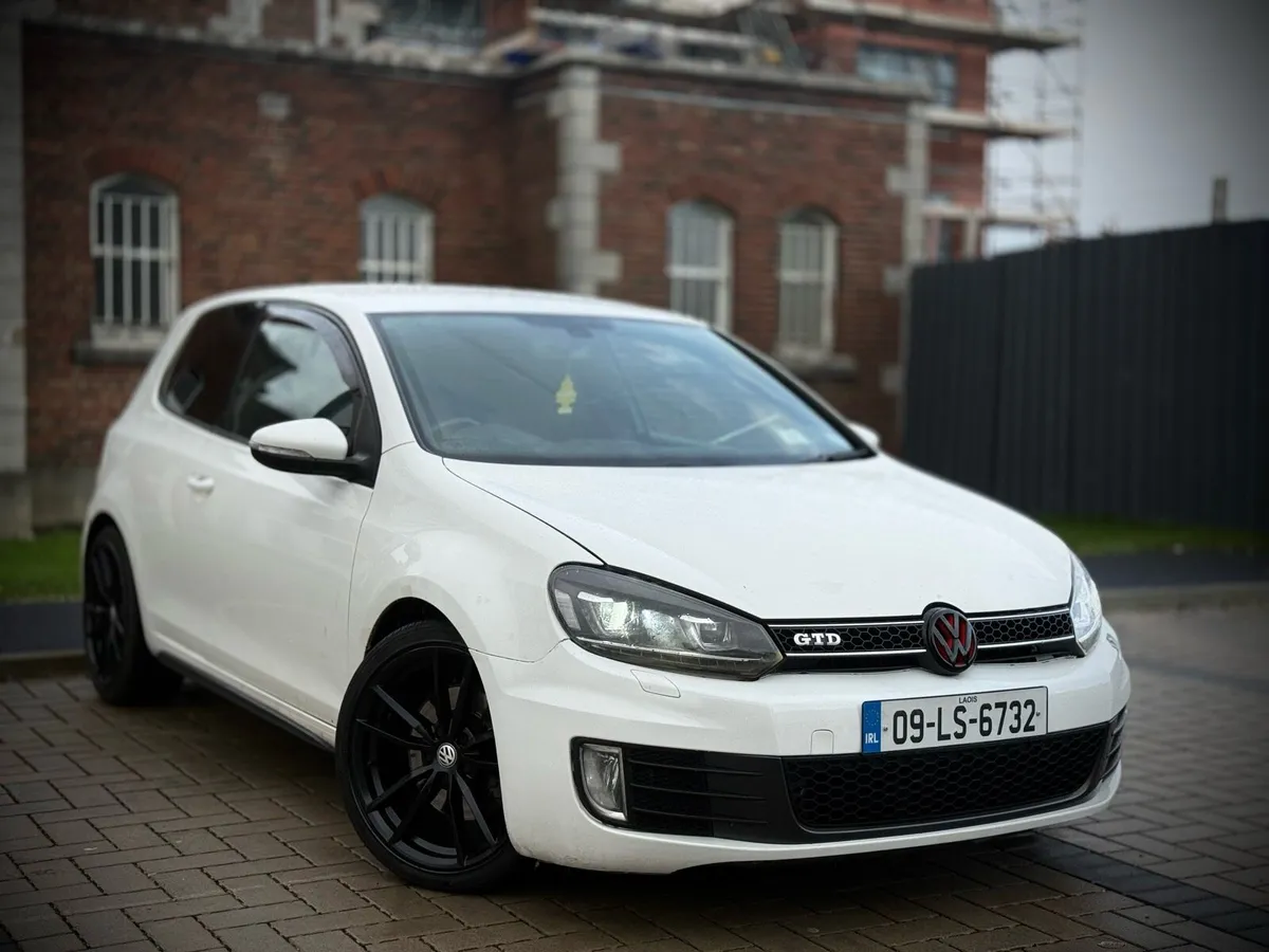 VW GOLF GTD AUTOMATIC DSG - Image 2