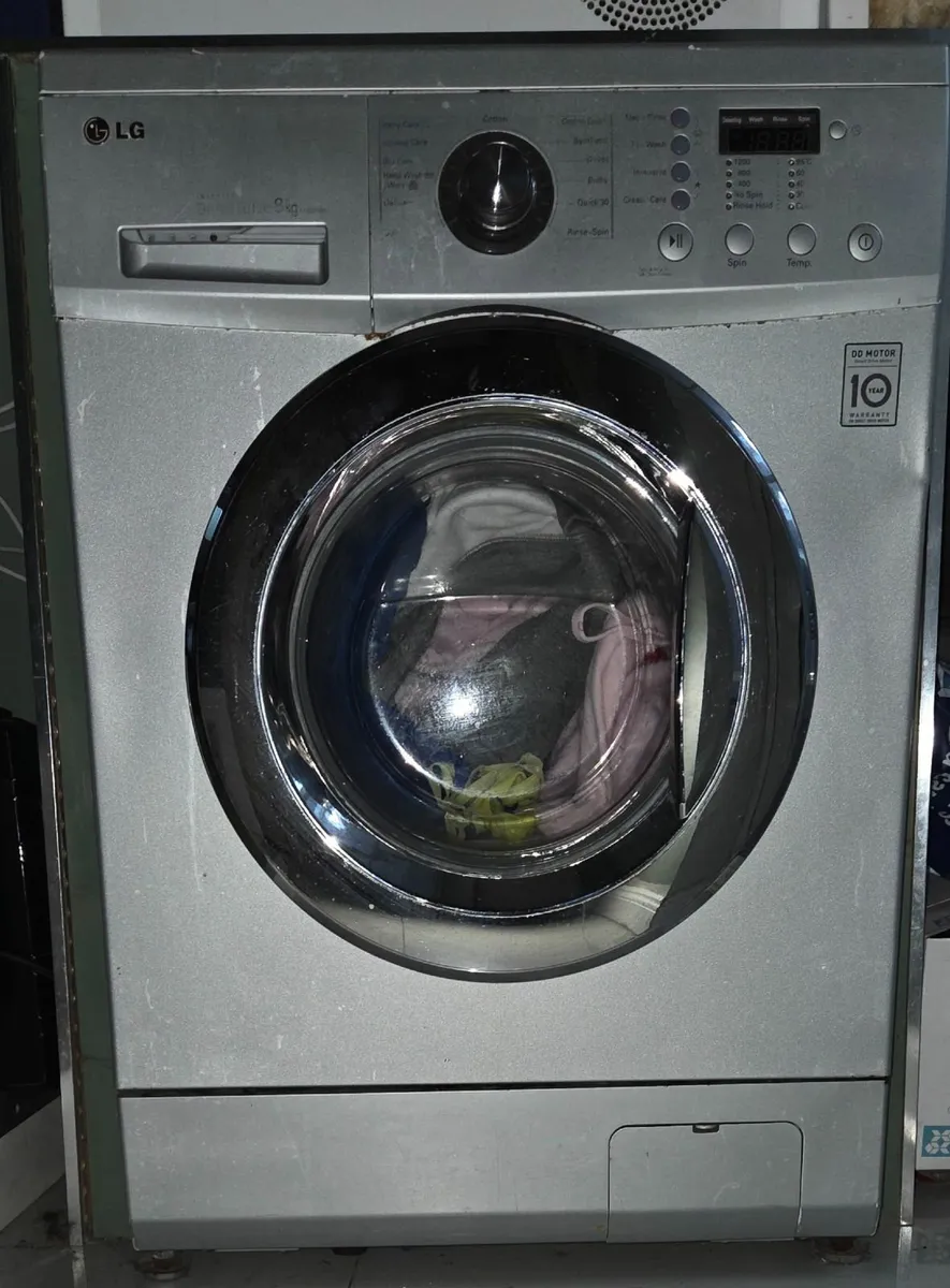 Washing machine - Image 1