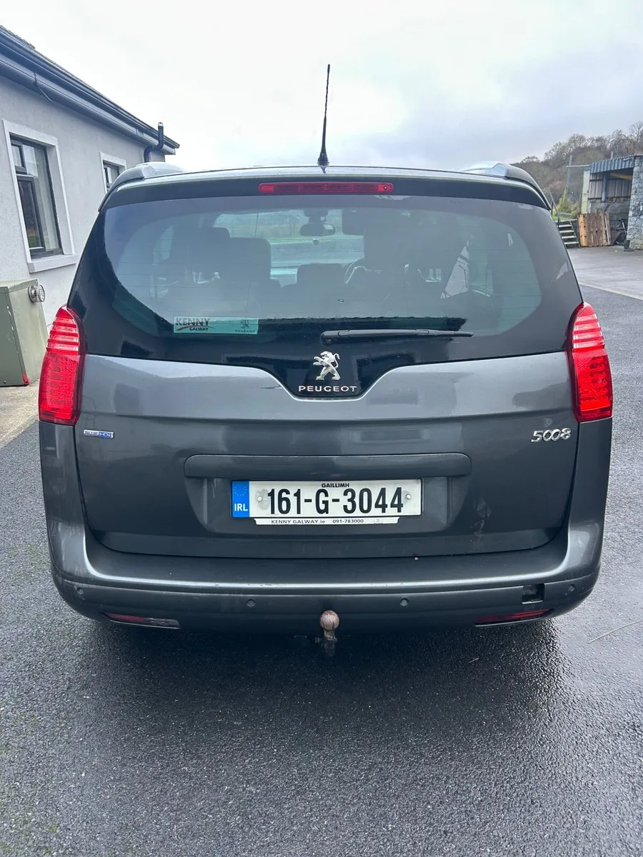 Peugeot 5008 2016 - Image 2