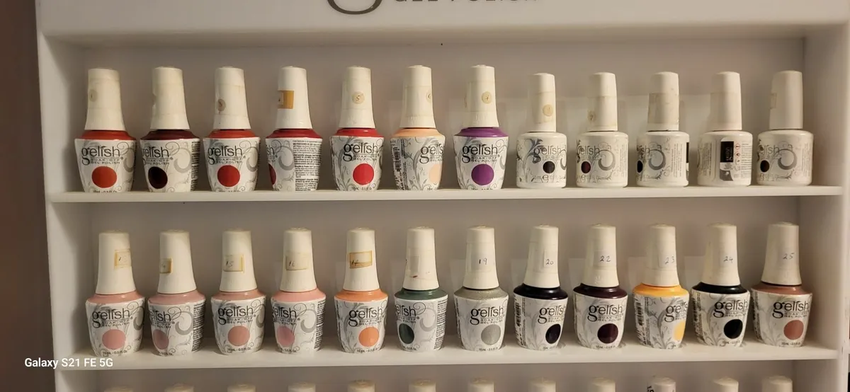 GEL NAIL POLISH - Image 1