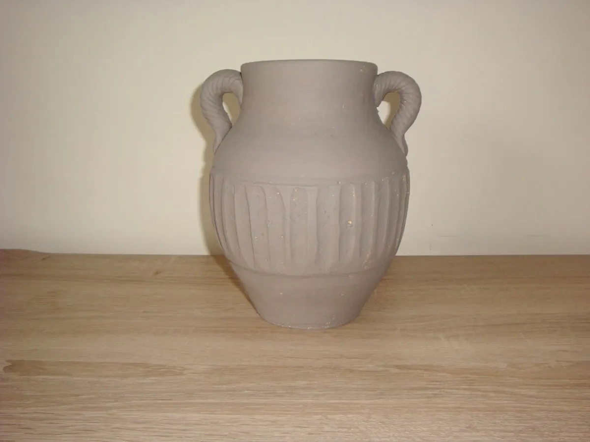 Terracotta vase - Image 1