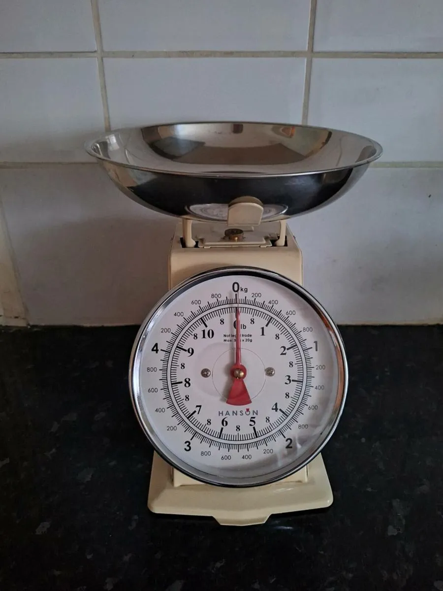 Hanson traditional kitchen weighing scales