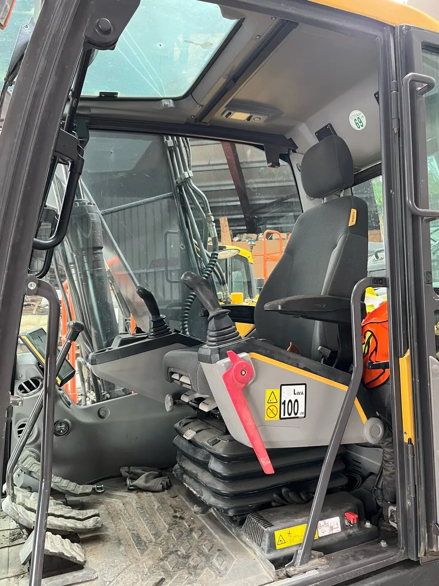 Volvo 140 Digger 2019 - Image 4