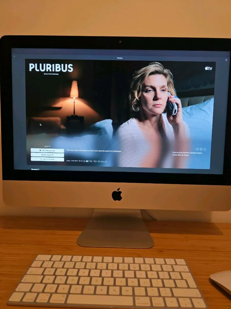 Apple Imac with Magic Keyboard and mouse - Image 1