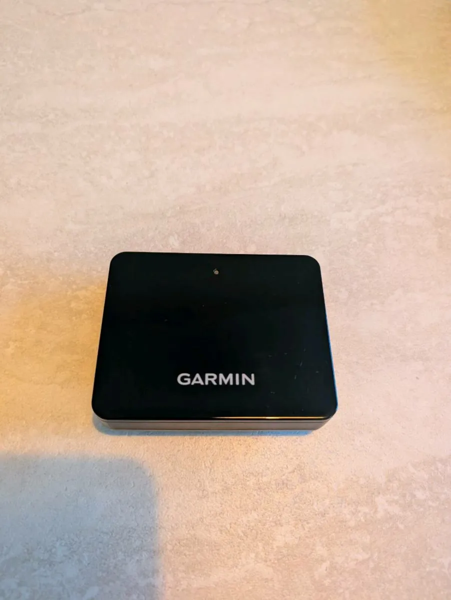 Garmin R10 Launch Monitor - Image 1