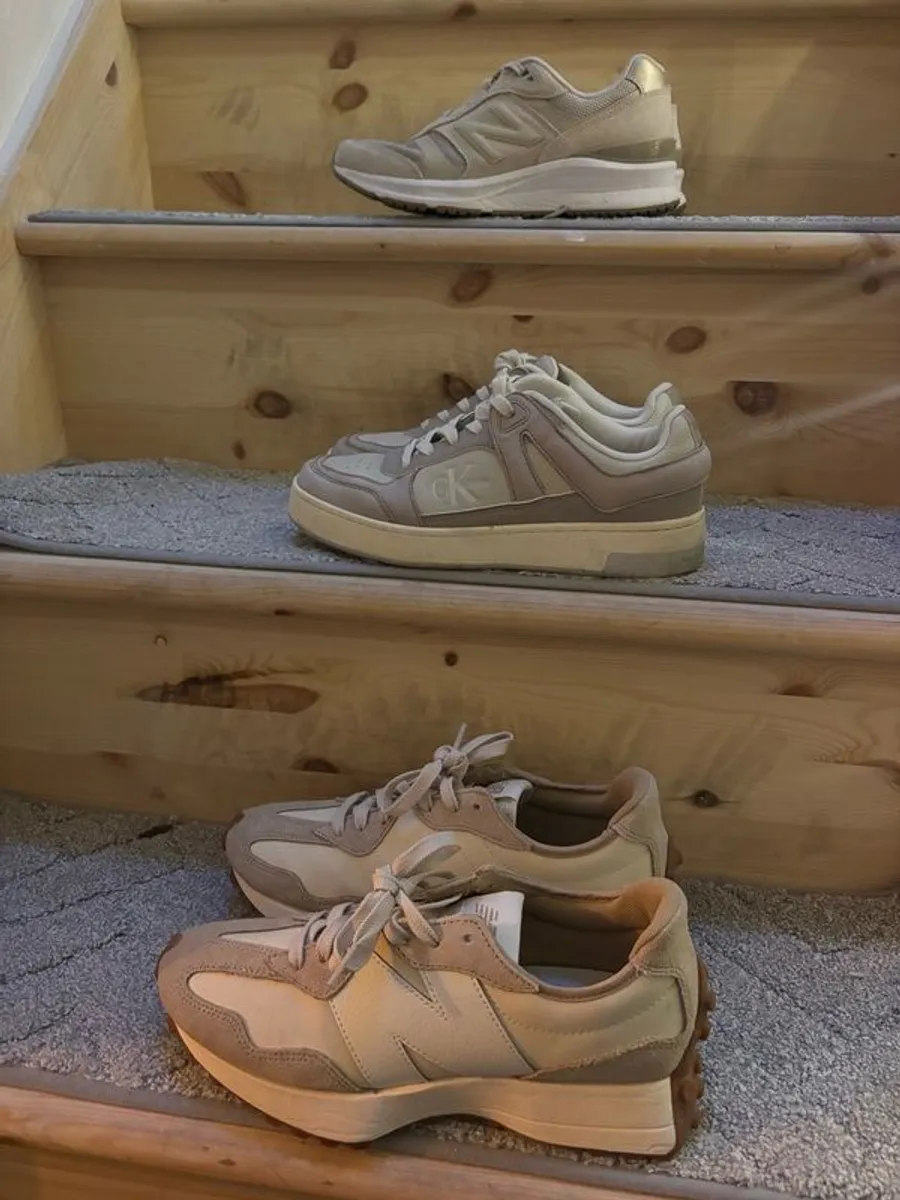 3 pairs runners size 6.5 - Image 1