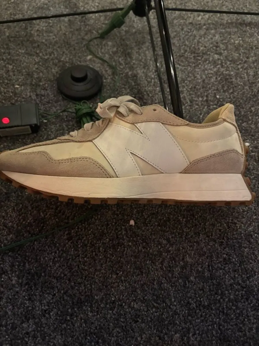 3 pairs runners size 6.5 - Image 2