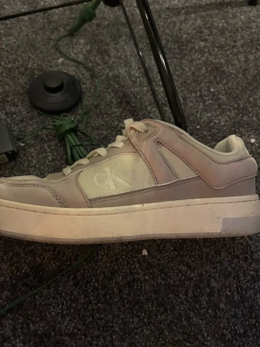 3 pairs runners size 6.5 - Image 3