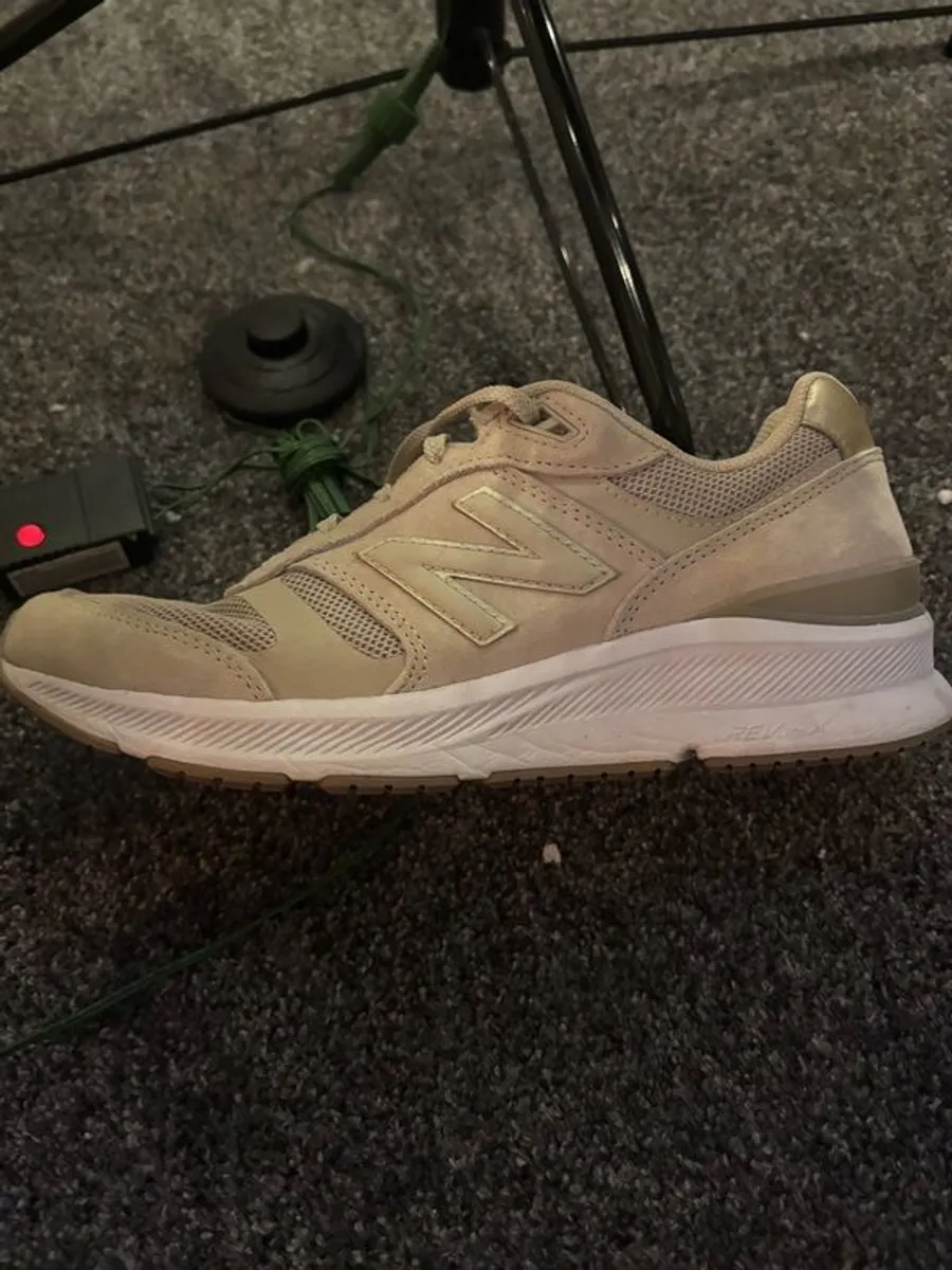 3 pairs runners size 6.5 - Image 4