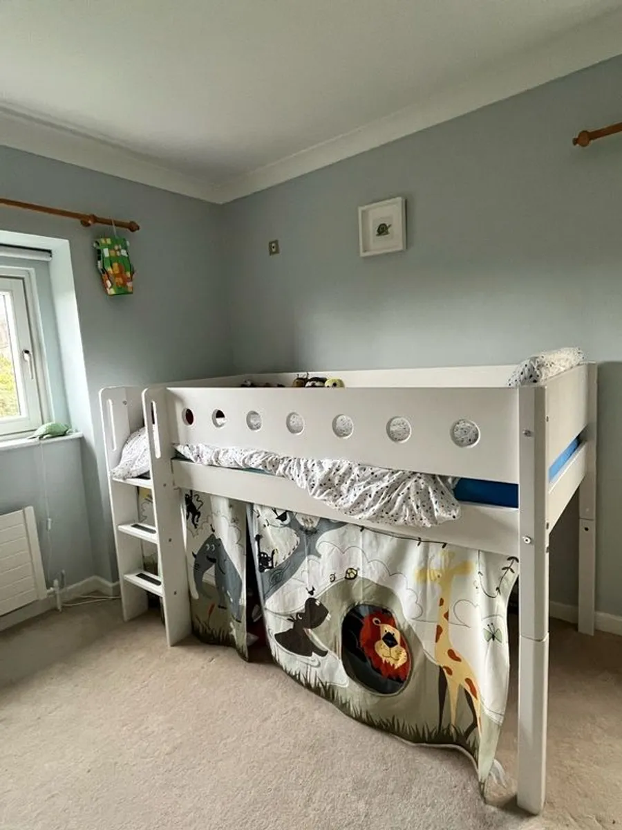 Flexa mid high bed with ladder - Image 3