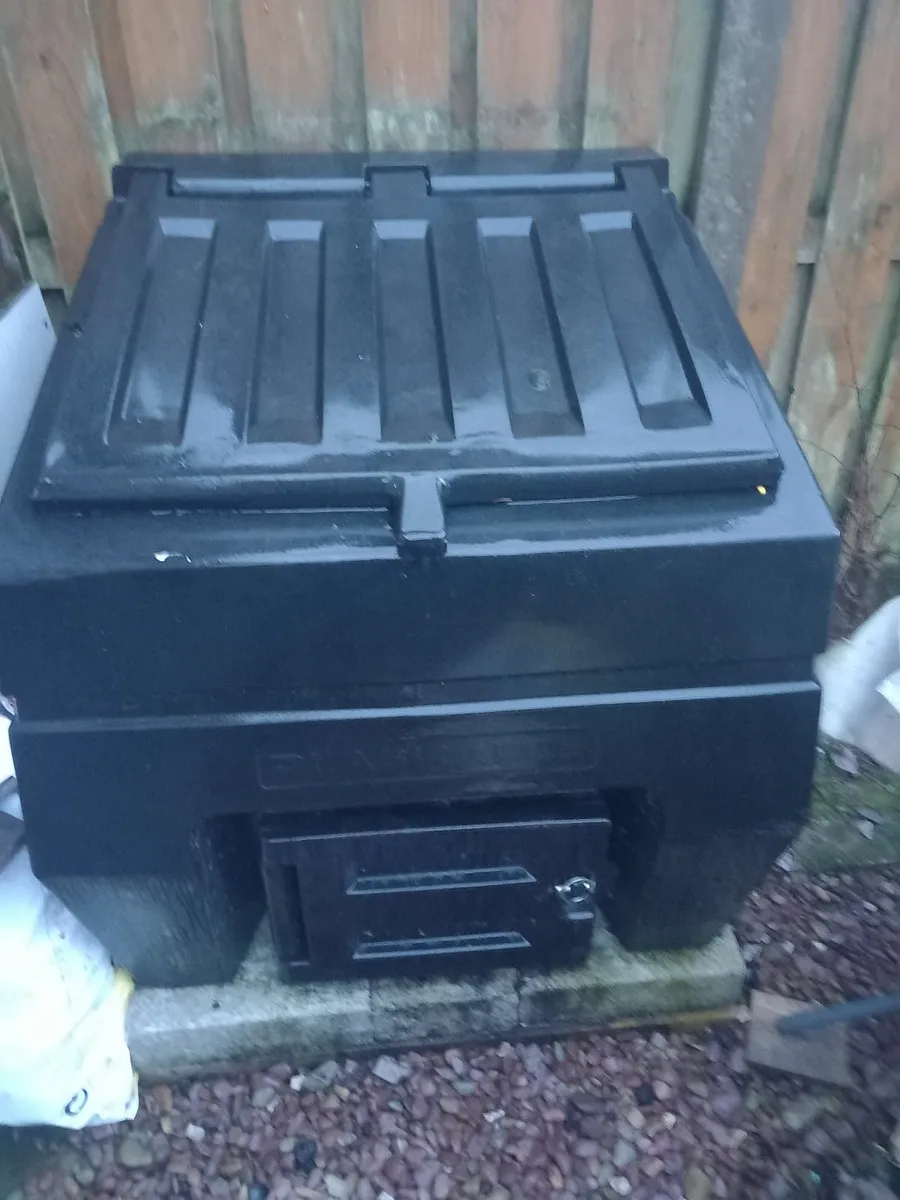 Coal bunker and keter storage - Image 1