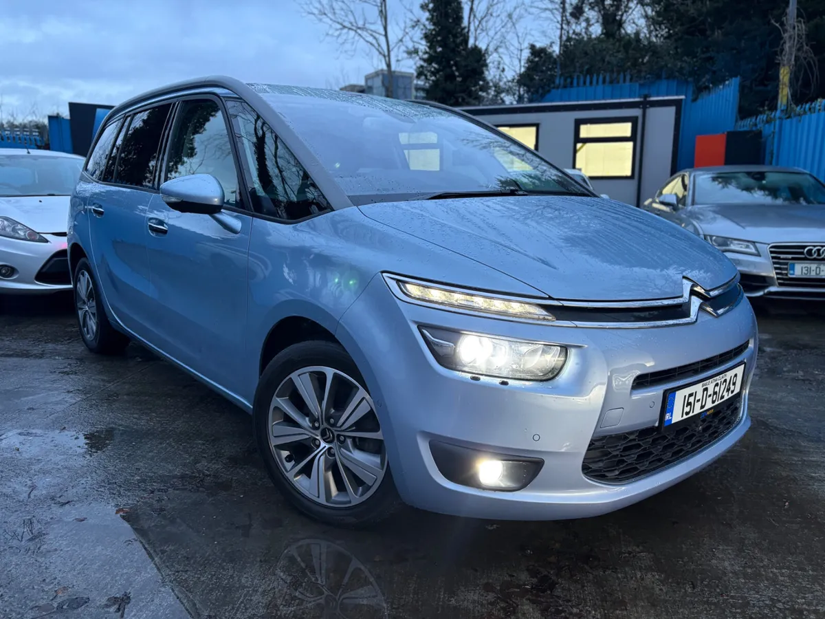 SUPER HIGH SPEC PETROL AUTO 7 SEAT - Image 1