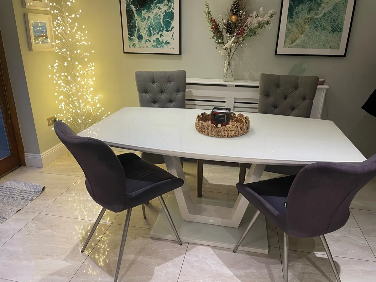 Kitchen Table - Image 4