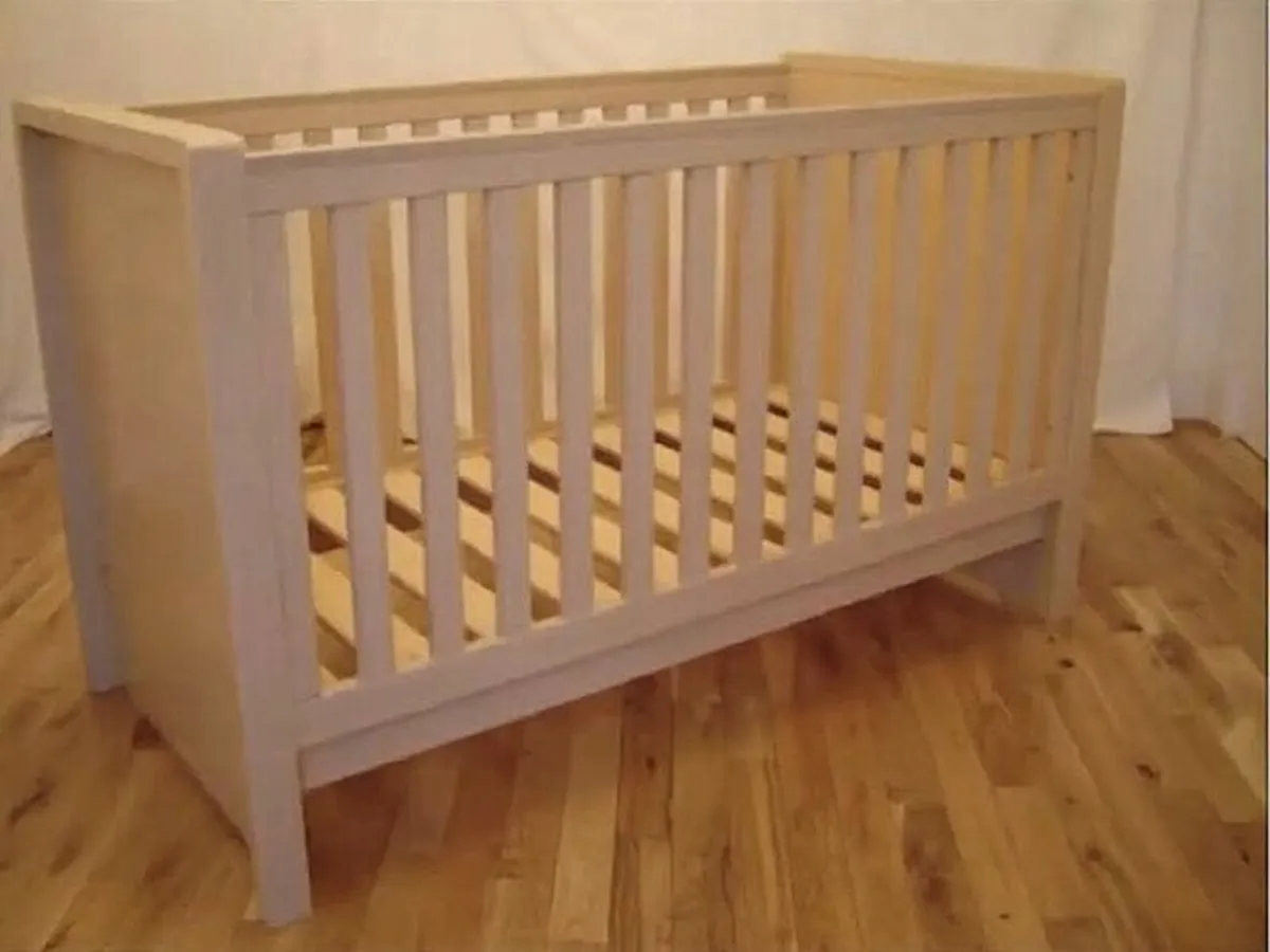 Kub Madera Cot Bed with Mattress - Image 4