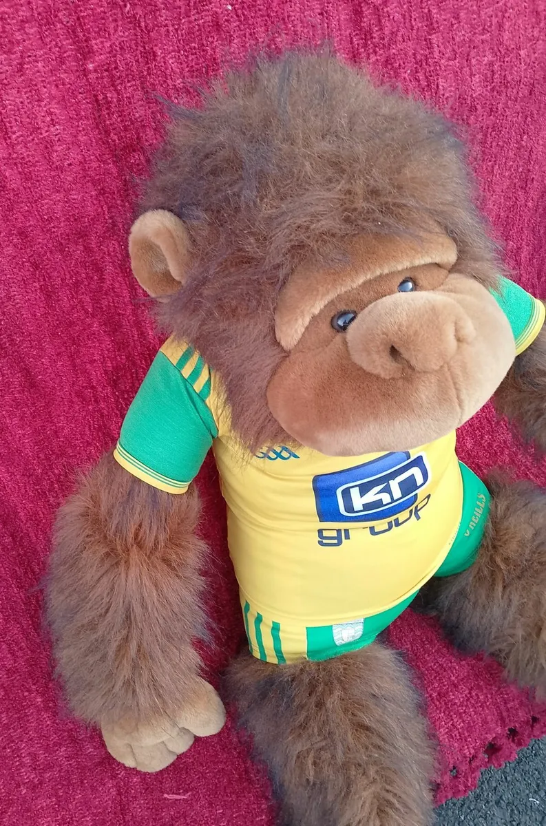 Large Gorilla Donegal team GAA - Image 2