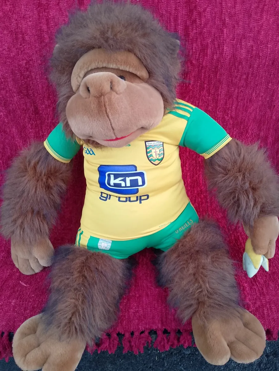 Large Gorilla Donegal team GAA - Image 4