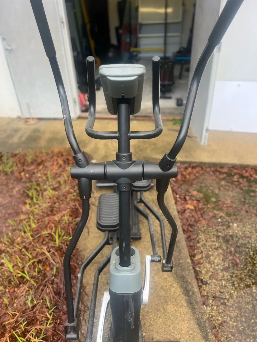 Elliptical machine - Image 1