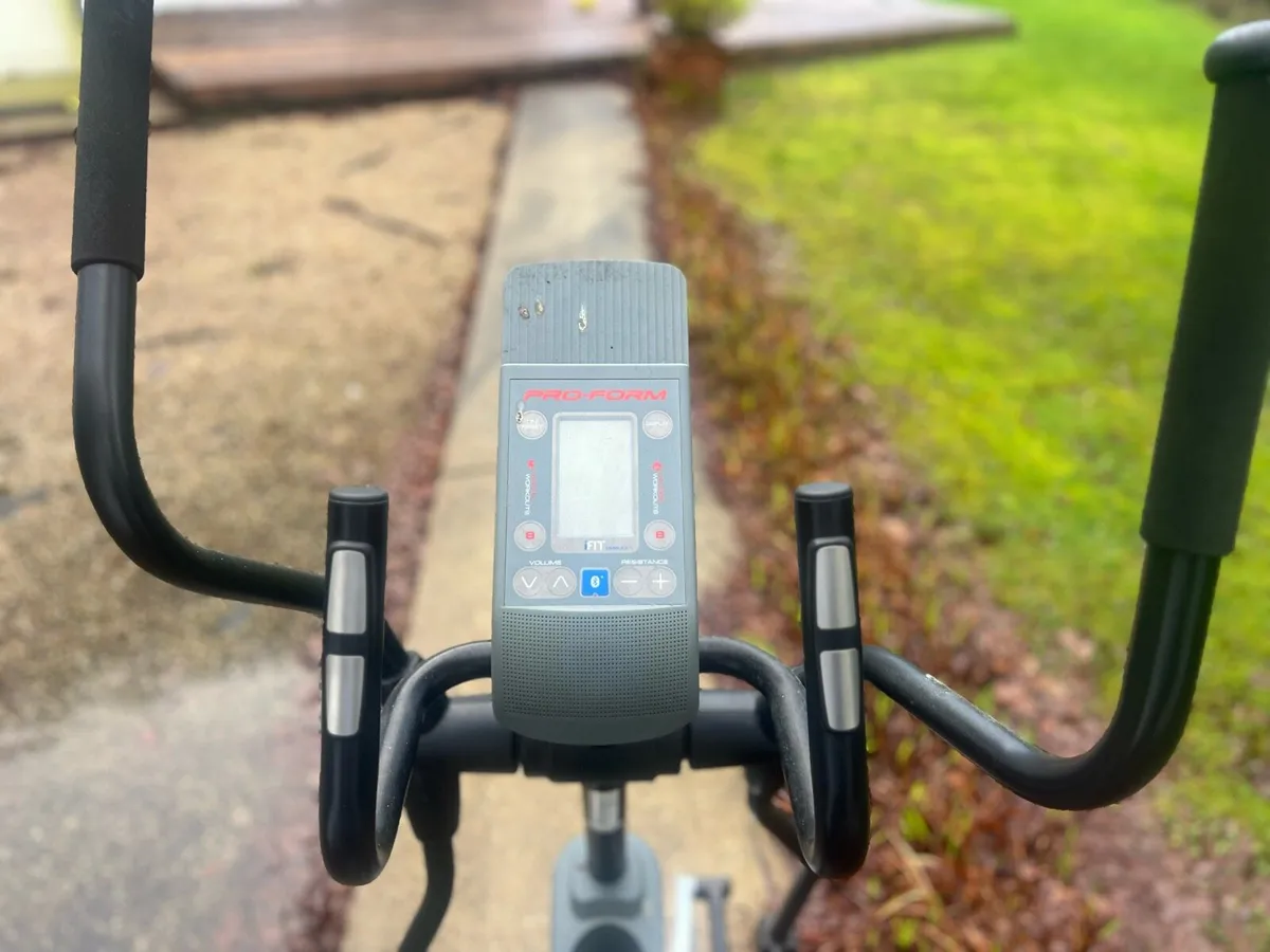 Elliptical machine - Image 2