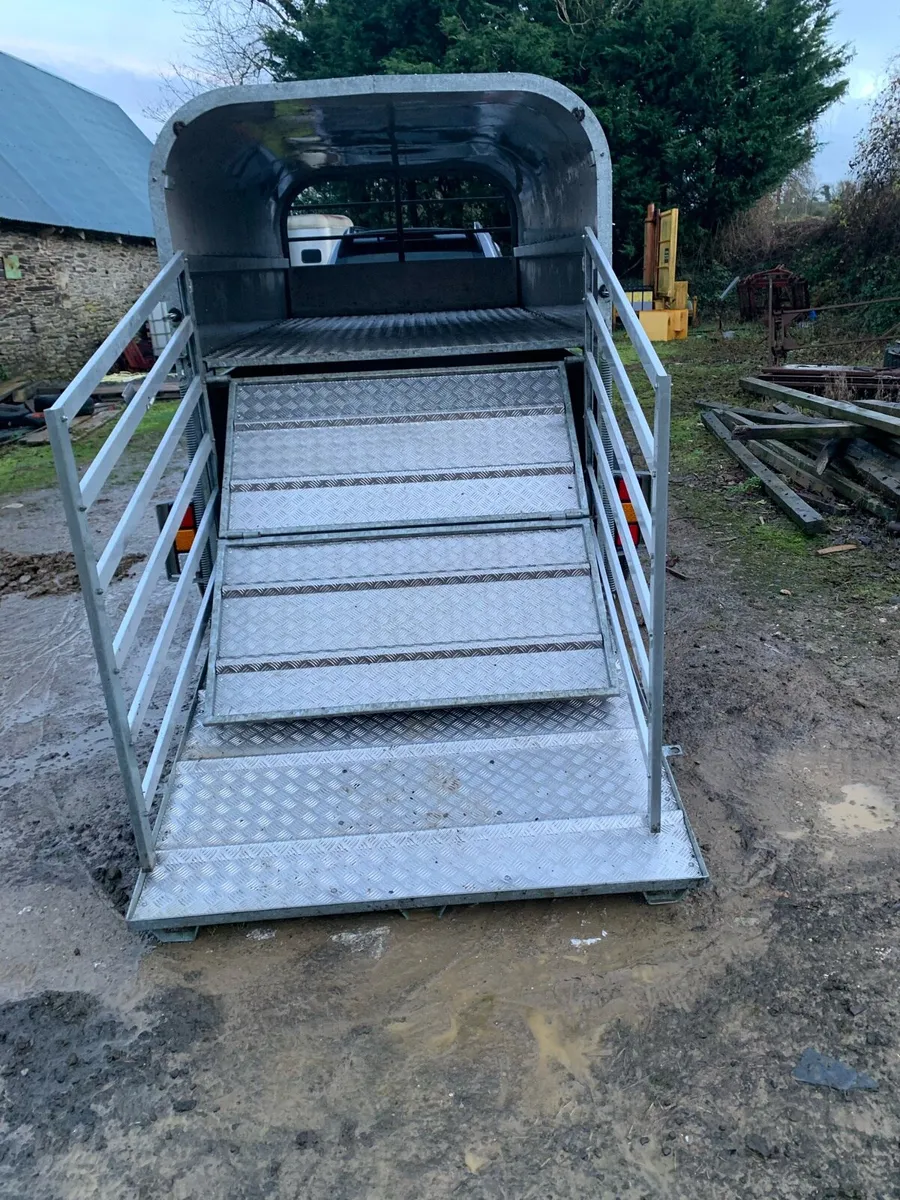 Livestock trailer - Image 1