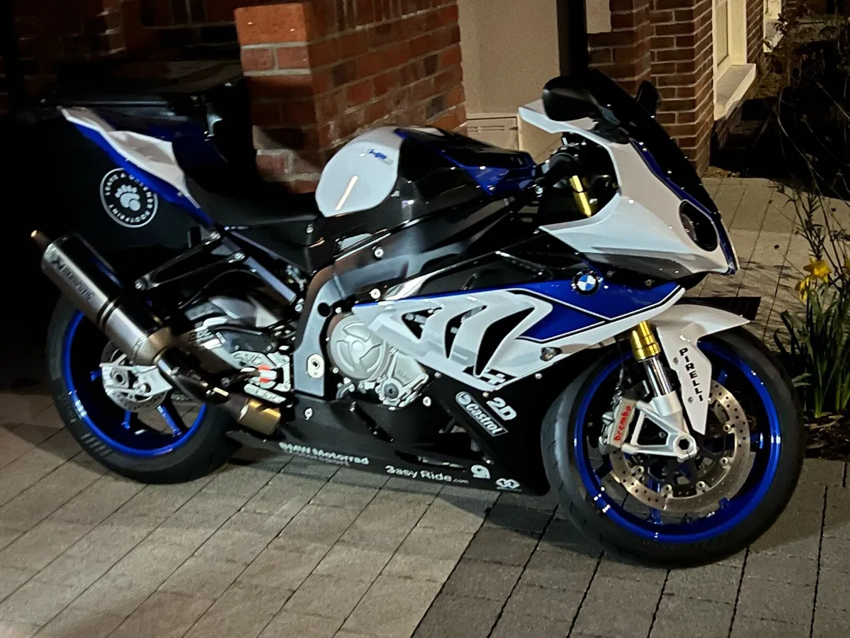 BMW HP4 Competition carbon - Image 4