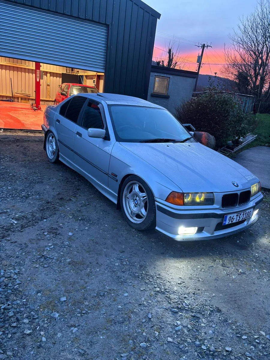 BMW E36 - Image 2