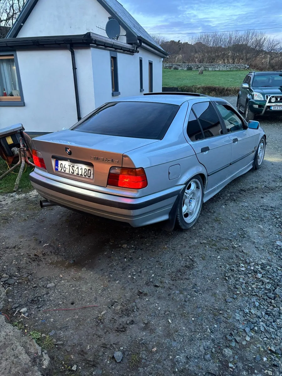 BMW E36 - Image 4