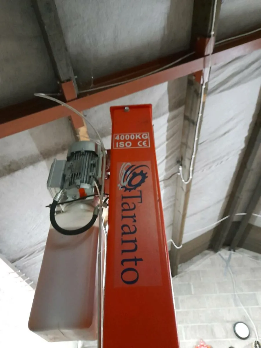 Work shop with lift - Image 1