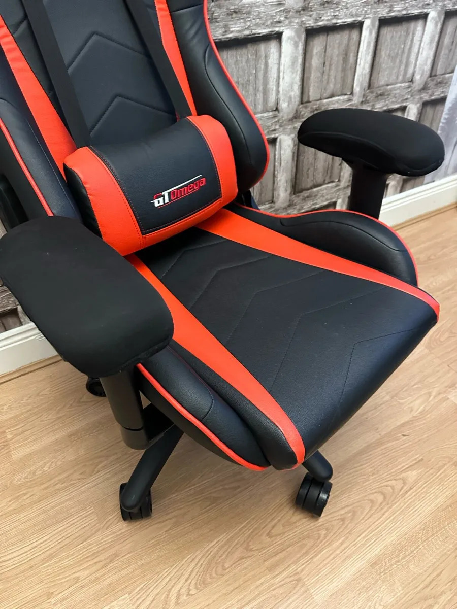 GT Omega Gaming chair (like new) - Image 2