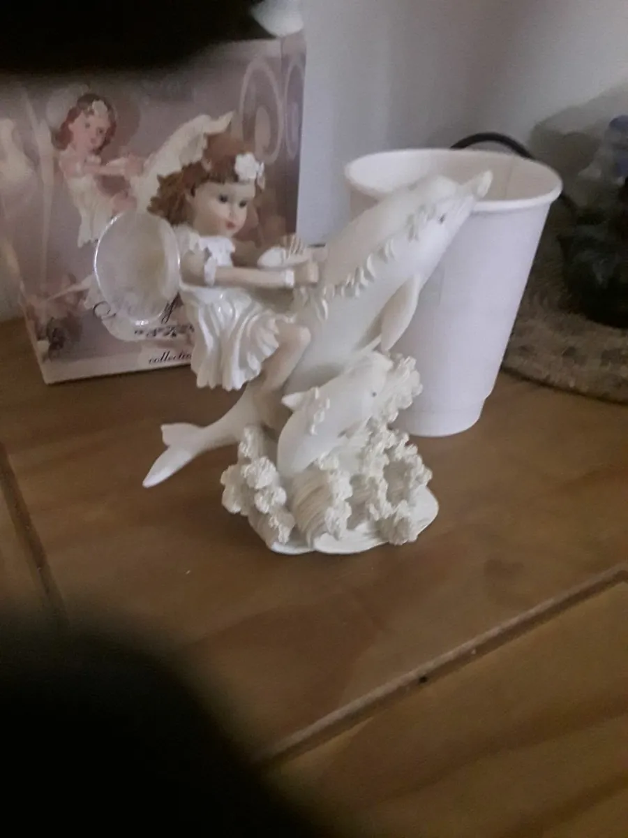 Lovely figurine collectible inbox - Image 1