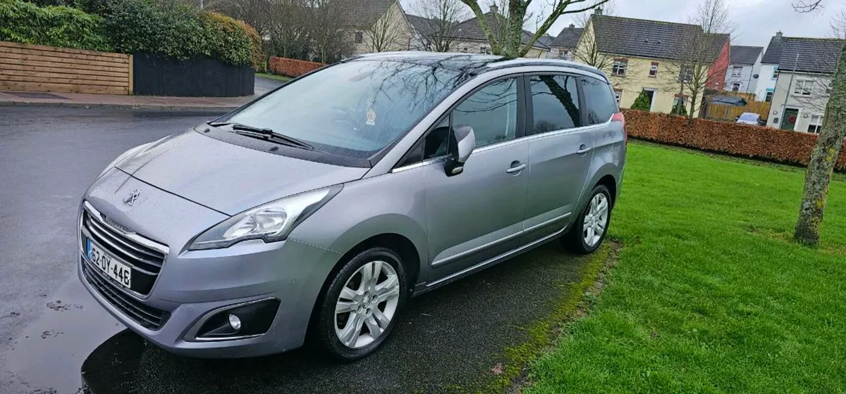 HIGH SPEC Peugeot 5008 7 Seater - Image 3