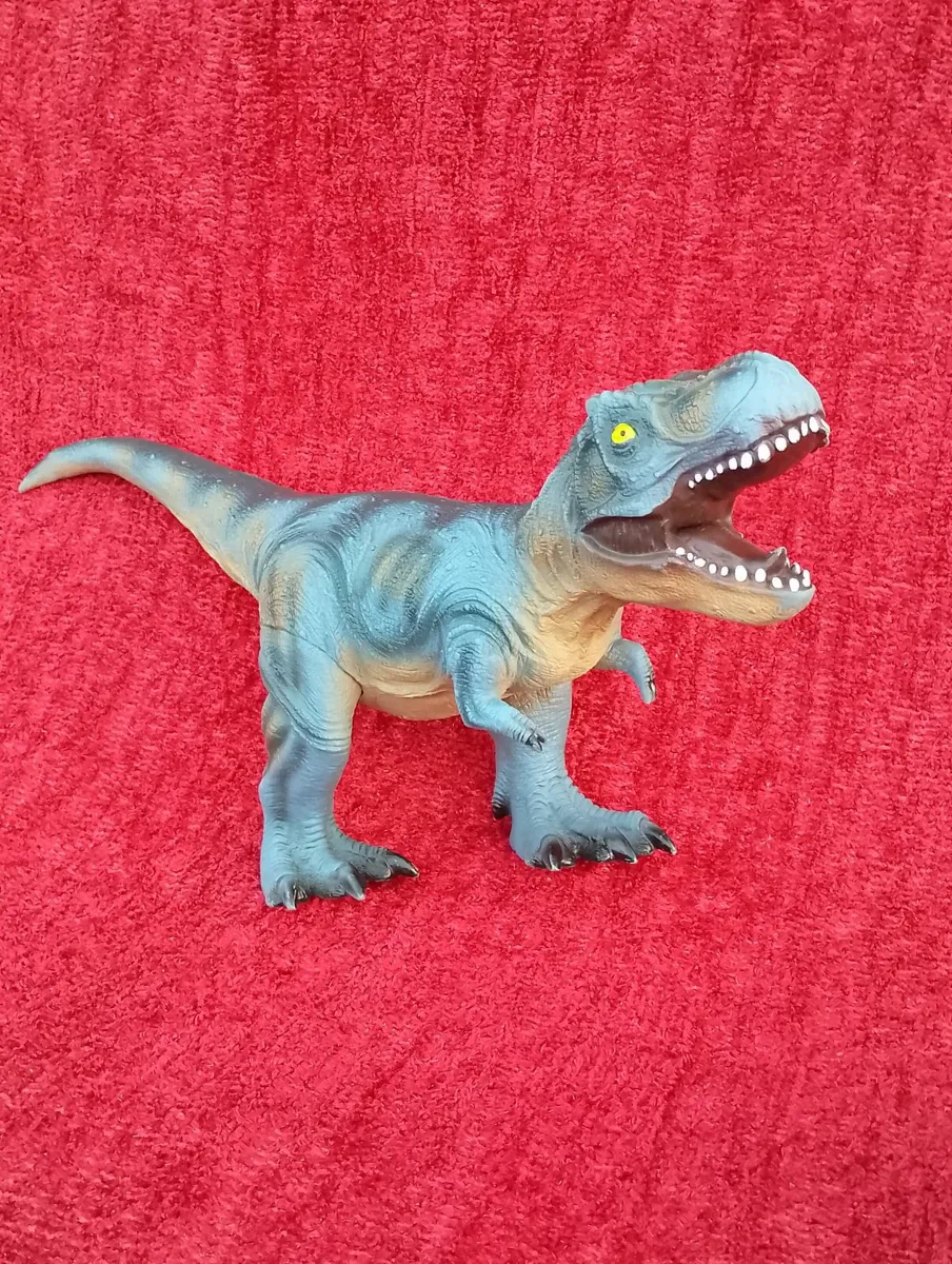 Large Tyrannosaurus Rex dinosaur - Image 2