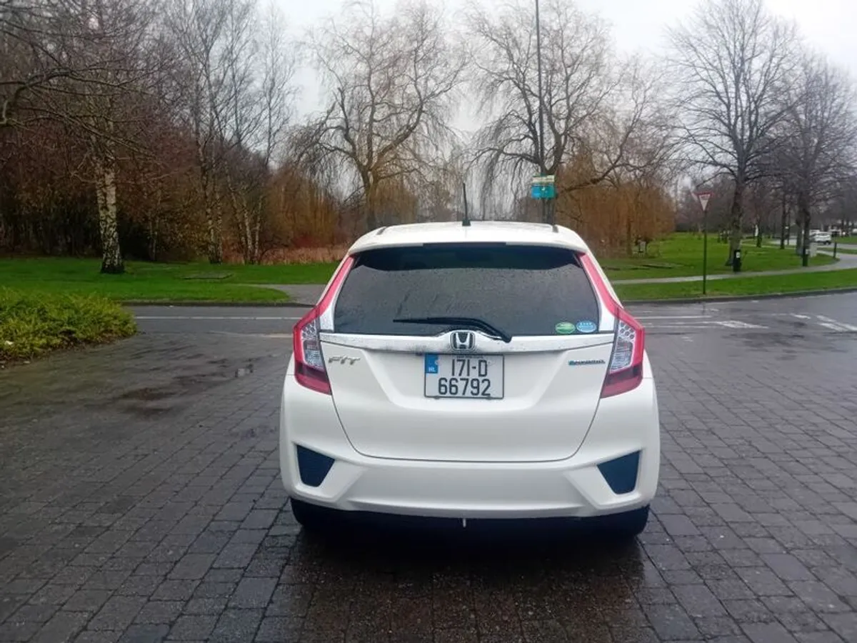 2017 Honda Fit - Image 4