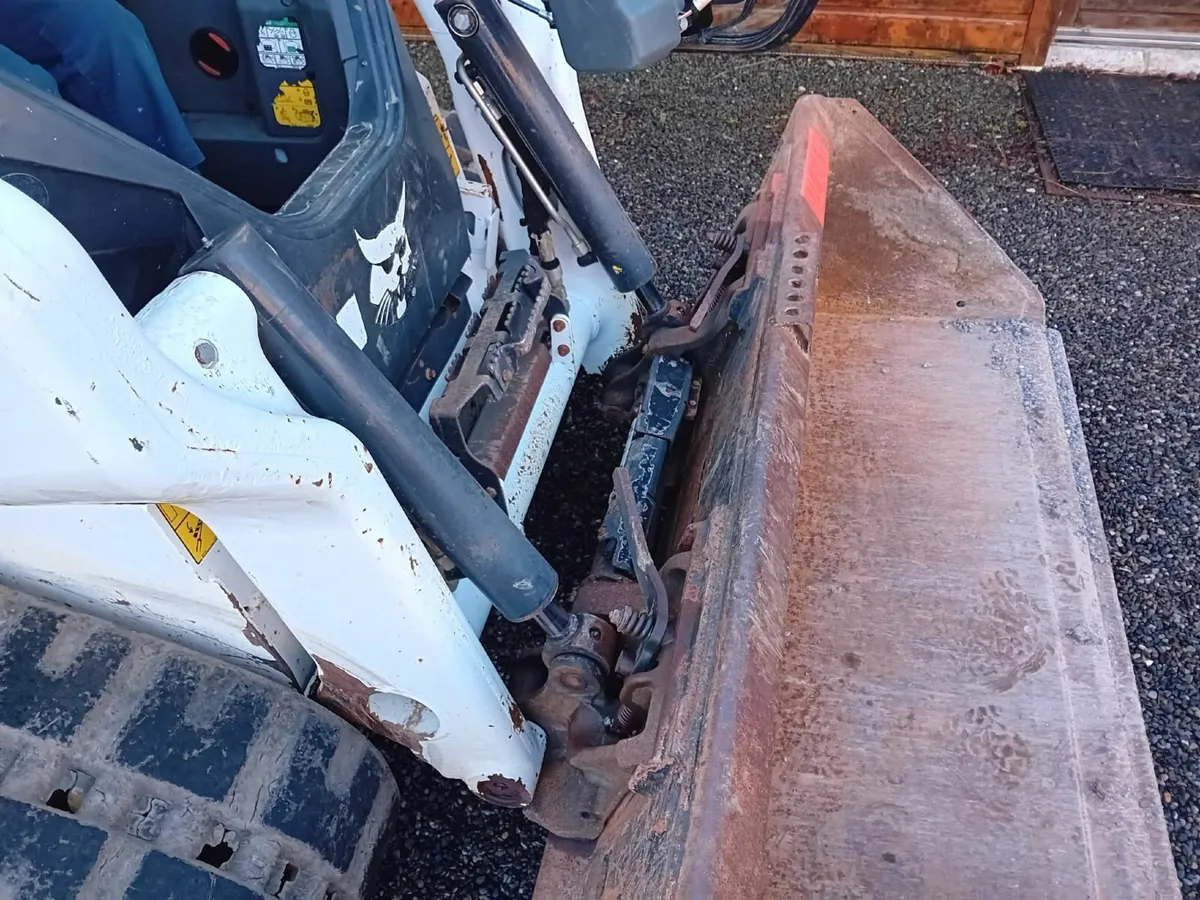 Bobcat skidsteer - Image 2