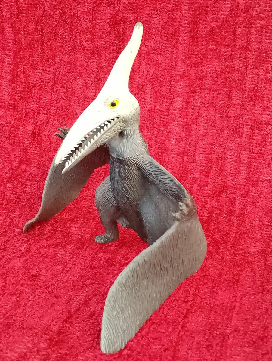 Large Pterodactyl Dinosaur - Image 2