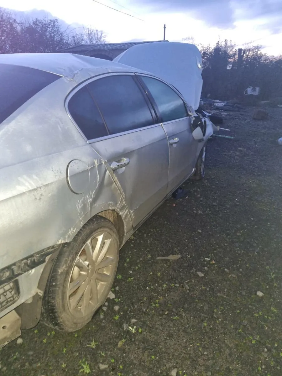 131 Passat writeoff - Image 2