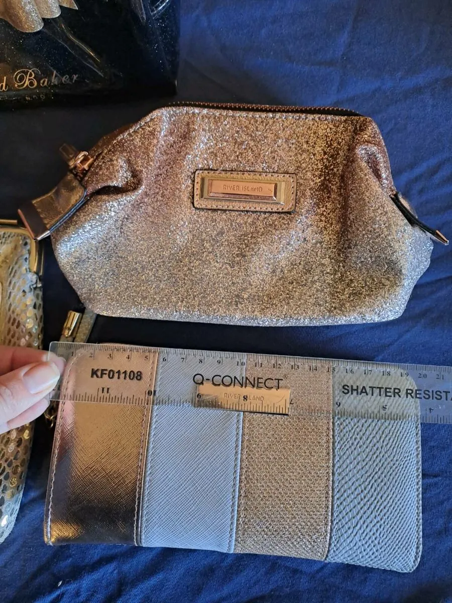 Ladies Purse & Cosmetic Bag Bundle - Image 4