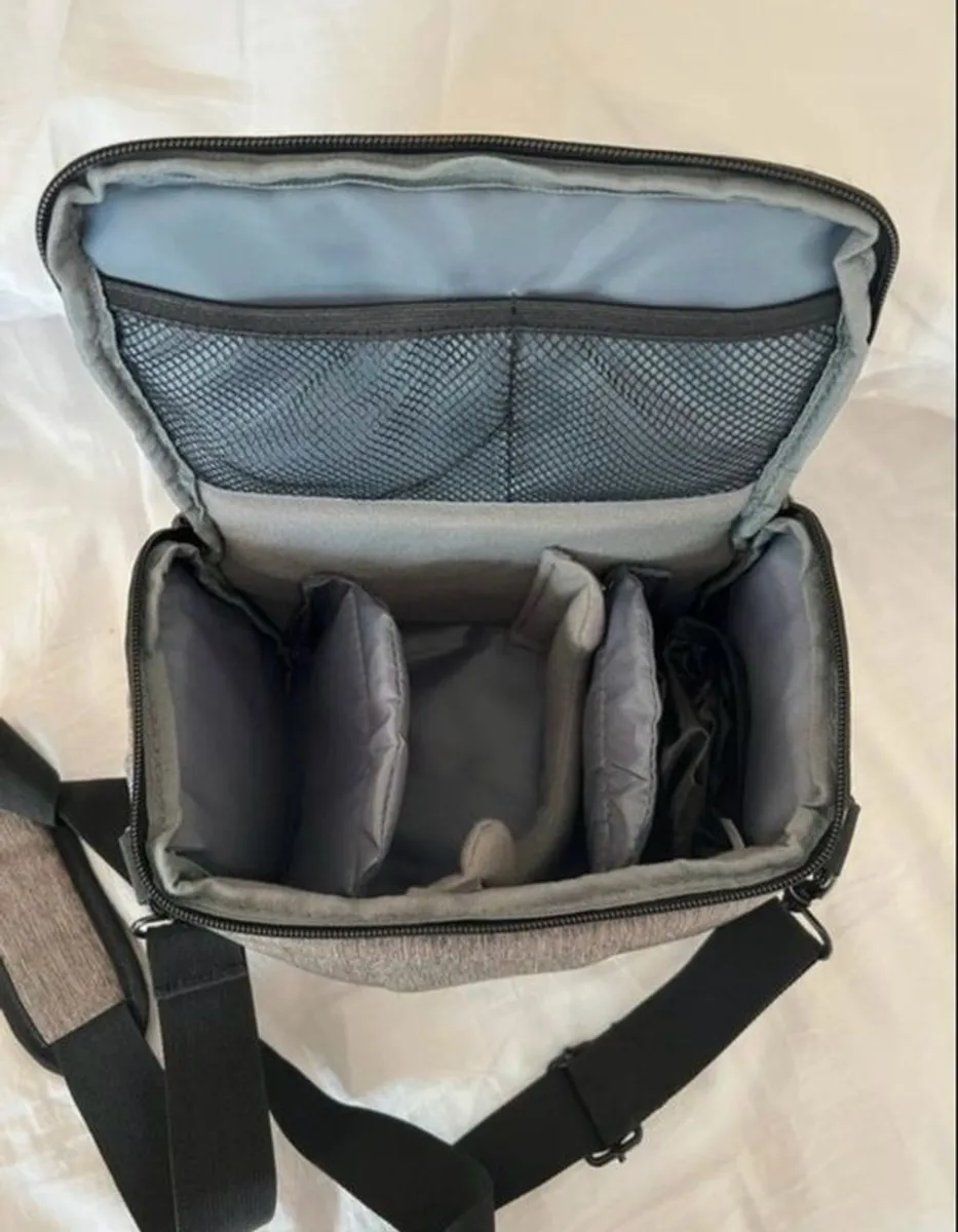 Canon EOS 250D dslr Camera with  EF-S 18-55mm f/3 - Image 3