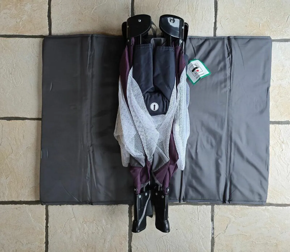 Carry cot & chair for child - Image 2