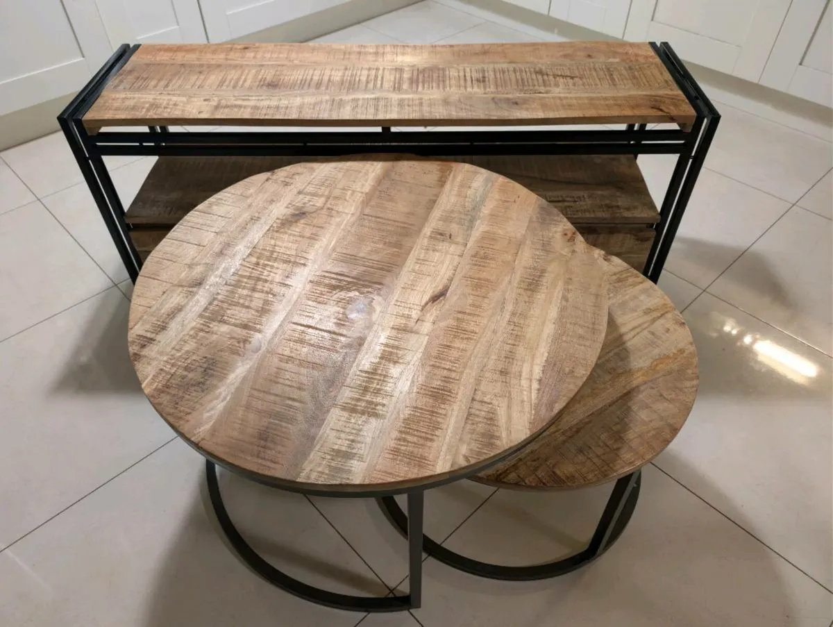 TV unit with matching coffee tables - Image 1