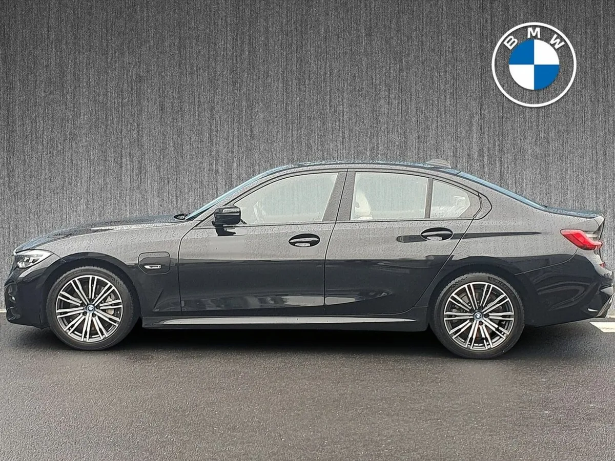 BMW 3-Series 330e M Sport Saloon - Image 3