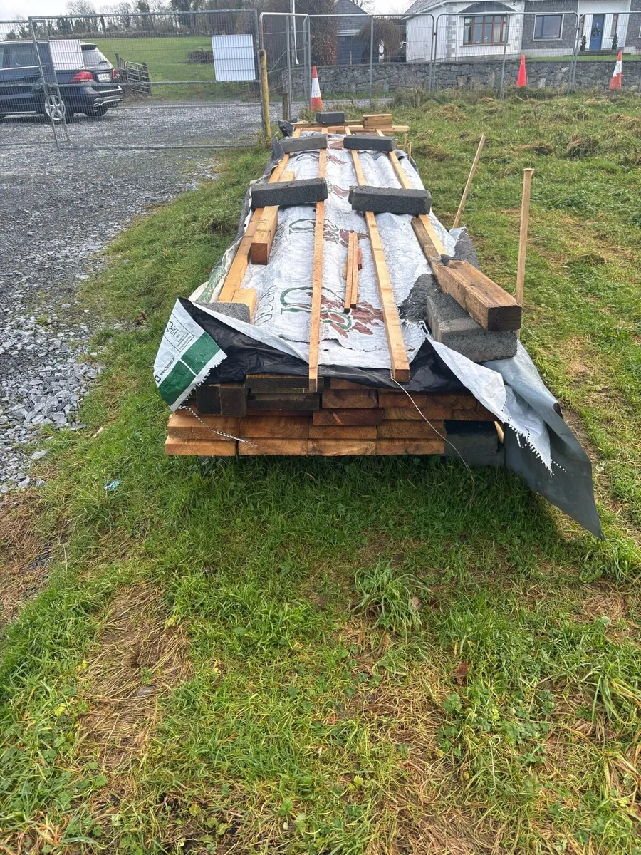 Surplus Roofing Timber – 9x2 / 7x2 / 6x2 - Full Le - Image 2